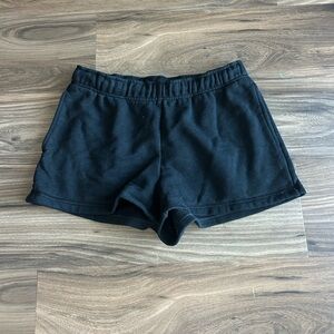 Aritzia TNA Cozy Fleece Boyfriend Sweatshorts